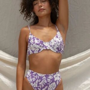 Stone Fox Swim Conch Top in Kauai L